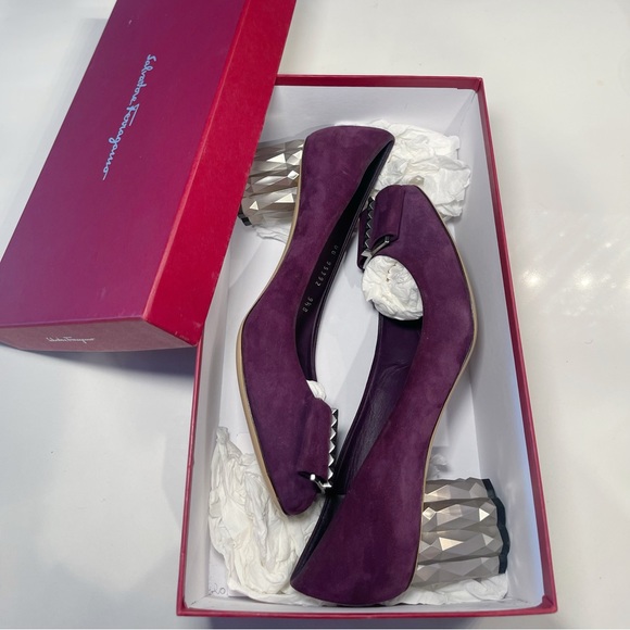Salvatore Ferragamo Blackberry Suede Calf Bow Heels Pumps - Picture 6 of 7